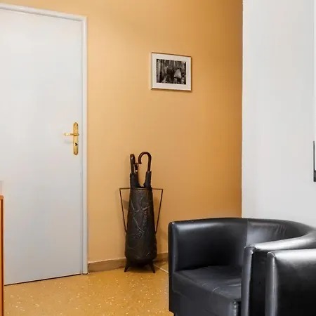 Apartment Ur-nest Lame